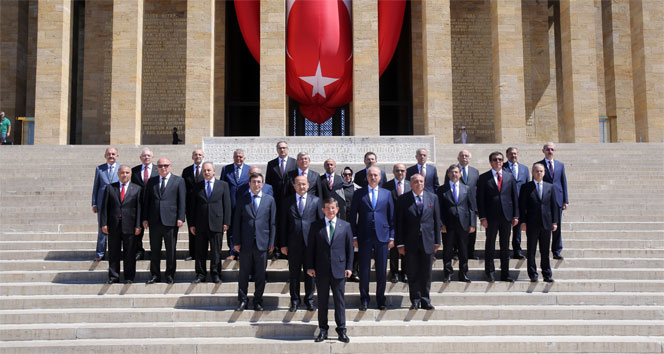 63. Hükümet üyelerinden Anıtkabir'e ziyaret