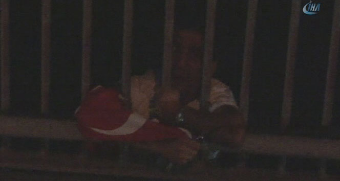 Şehitler için Boğaziçi Köprüsü'nde tek kişilik protesto