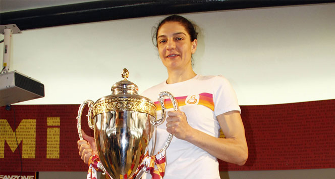 Galatasaray, Nevriye Yılmaz ile sözleşme yeniledi