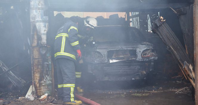 Garajdaki araçlar patladı