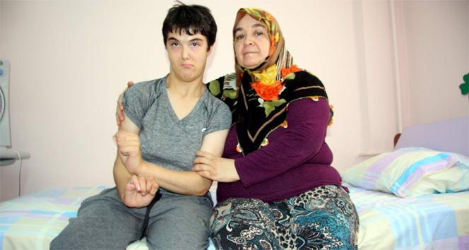 Robot sayesinde 23 yıl sonra ilk adımlarını attı