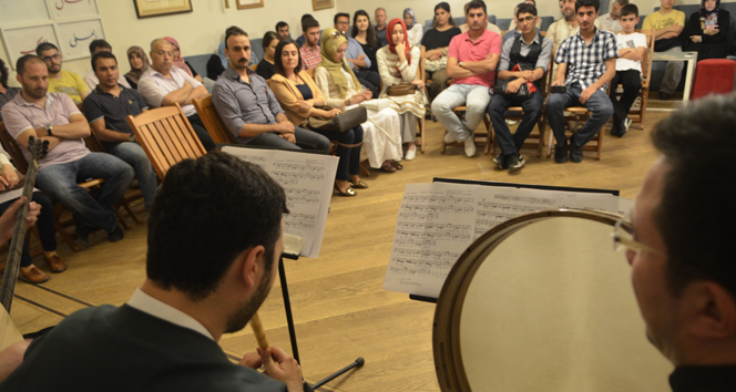 Tekke musikisi Üsküdar’ı mest etti