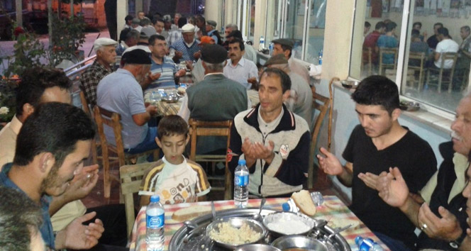 Eseneler'de 5 bin kişi aynı sofrada