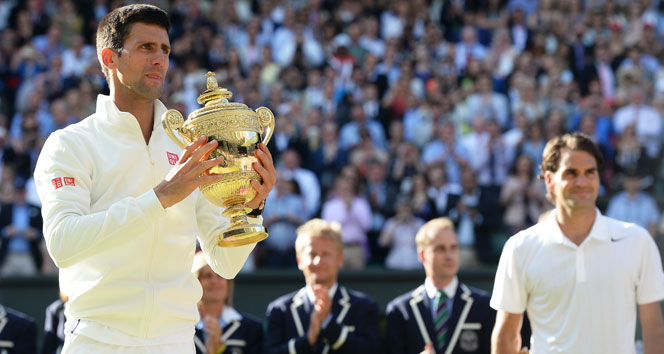 Wimbledon'ın kralı Djokovic