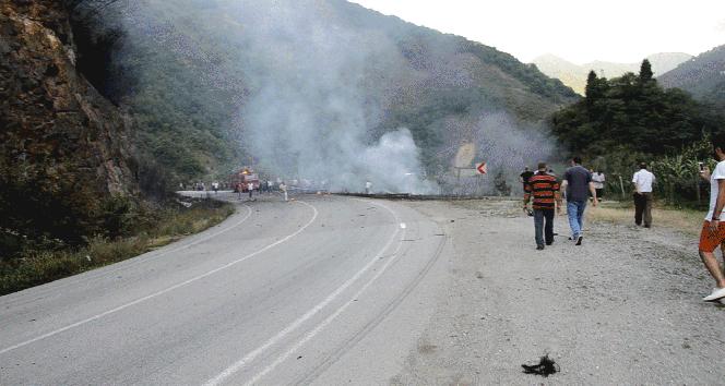 Giresun-Gümüşhane Karayolu&#039;nda LPG yüklü tanker patladı