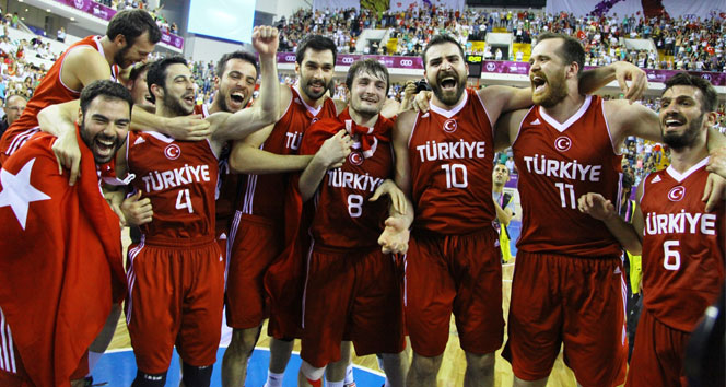 12 Dev Adam Çeşme'de kamp yapacak