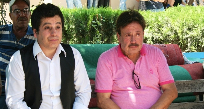 Ünlü şarkıcı Gökhan Güney oğluna gözyaşlarıyla veda etti