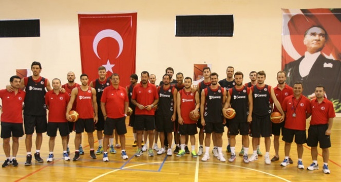 ‘12 Dev Adam’ Dünya Kupası hazırlıklarına başladı