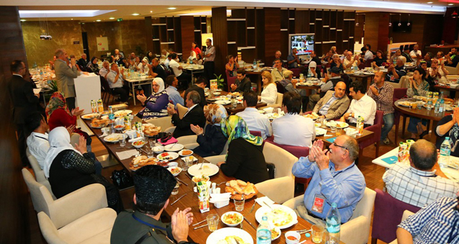 Gazi ve şehit torunları Başakşehir’de iftar açtı