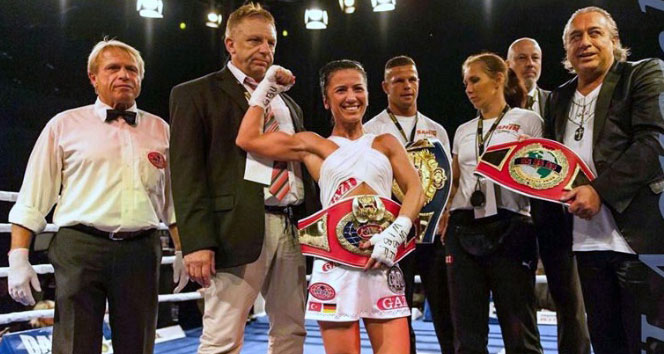 Türk kadın boksörden tarihi başarı