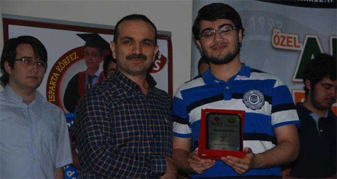 LYS'de ilk bine girenlere plaket