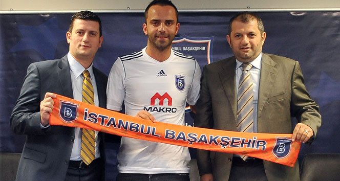 Semih Şentürk İstanbul Başakşehir ile anlaştı