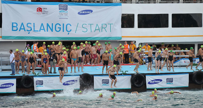 Boğaz'da yüzme yarışı başladı