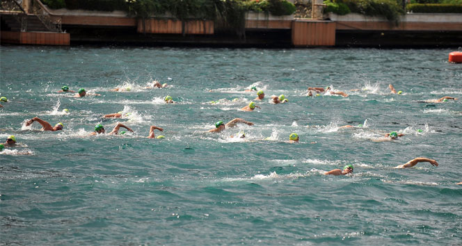 Kıtalar Arası Yüzme Yarışı’nda birinci belli oldu