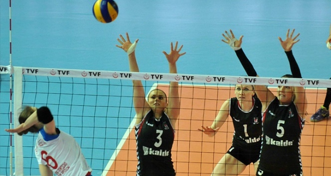 Beşiktaş Bayan Voleybol Takımı'nda 4 imza