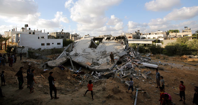 İsrail Gazze’de BM okulunu vurdu: En az 13 ölü