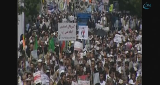 İran’da yüzbinler Kudüs Günü Yürüyüşü’nde İsrail’i protesto etti