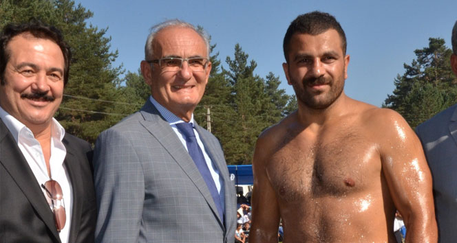 Kunduz Güreşlerinde Fatih Atlı Başpehlivan