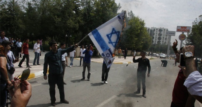 HÜDA-PAR İsrail bayrağı yakıp suç duyurusunda bulundu