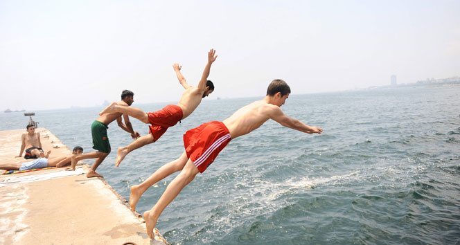 Başkan Nuhoğlu’ndan Kadıköy'de ‘Denize girmeyin’ uyarısı