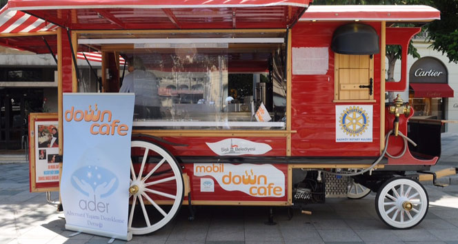 Down Sendromlu gençlerin umut kaynağı: 'Mobil Down Cafe'