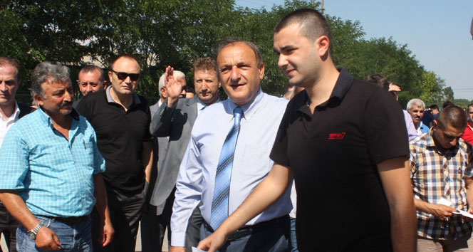 Oktay Vural, oğlunu askeri birliğe teslim etti