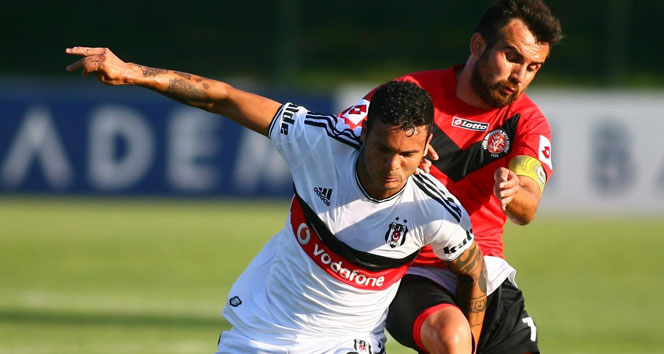 Beşiktaş, hazırlık maçında Fatih Karagümrük'ü yendi