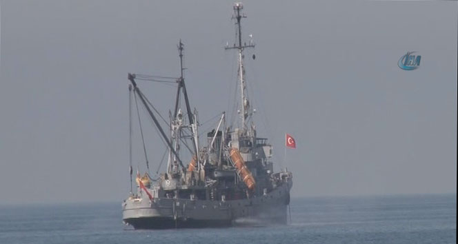 Kumburgaz&#039;da kaybolan gençler için Deniz Kuvvetleri devreye girdi