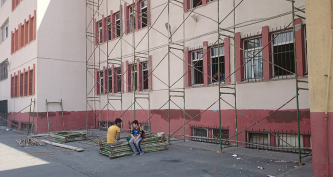 Küçükçekmece’de okullar yenileniyor