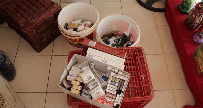 İzmir&#039;de gümrük kaçağı 5 bin 300 paket sigara ele geçirildi
