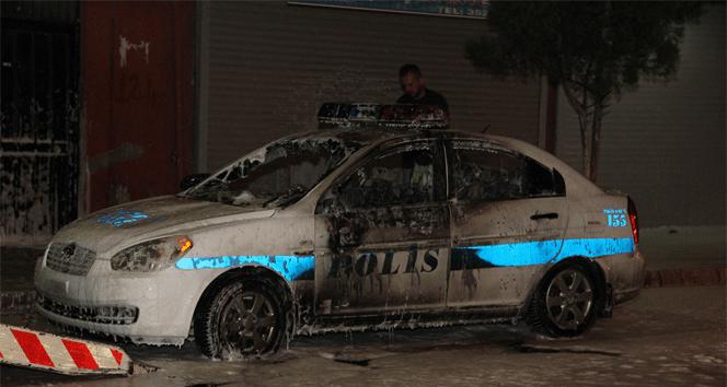 Adana’da polis otosu kundaklandı