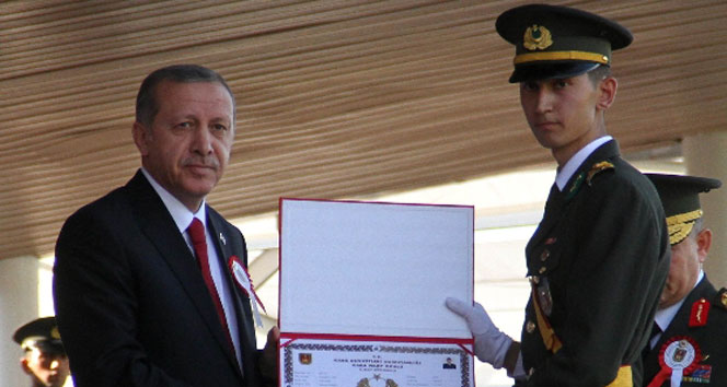 Diplomasını Cumhurbaşkanı’nın elinden aldı