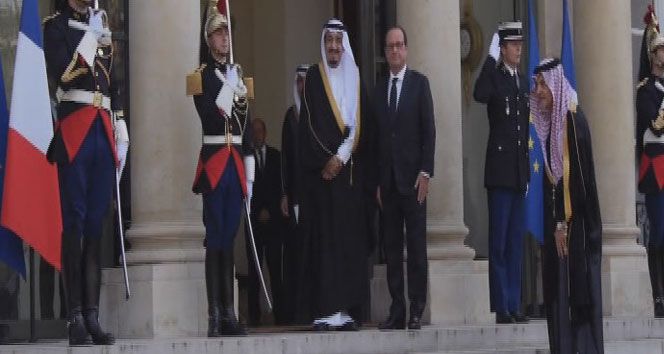 Hollande, Suudi Arabistan Savunma Bakanı&#039;nı kabul etti