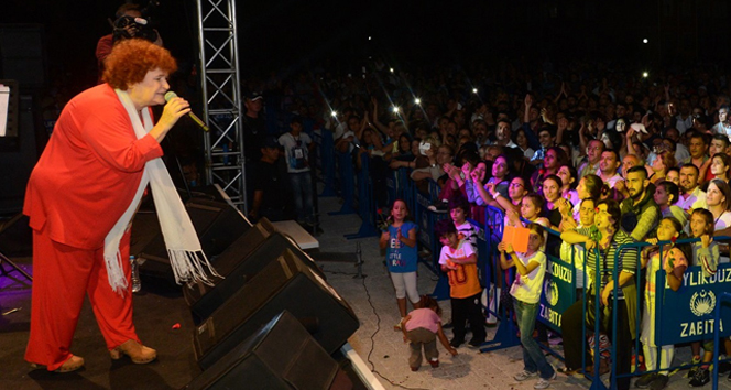 Selda Bağcan, türkülerini ‘barış’ için seslendirdi