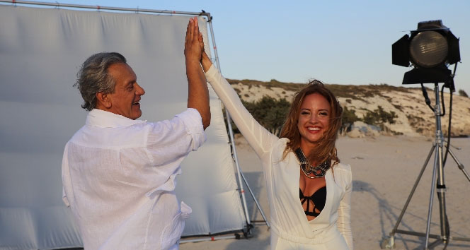 Ayşe Özyılmazel’den babasına sürpriz