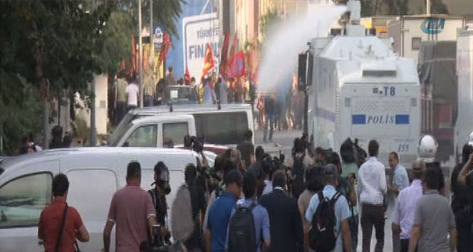 Rezidans protestosuna polis müdahalesi