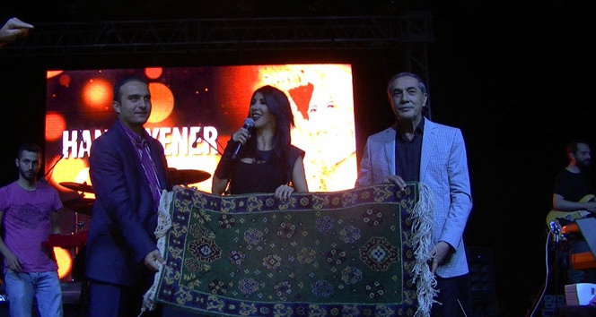 GÖLFEST, Hande Yener konseri ile sona erdi