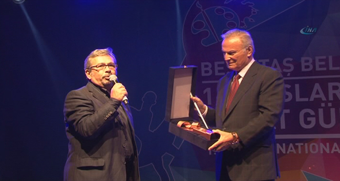 Beşiktaş Belediyesi’nden Ediz Hun’a 100. yıl ödülü