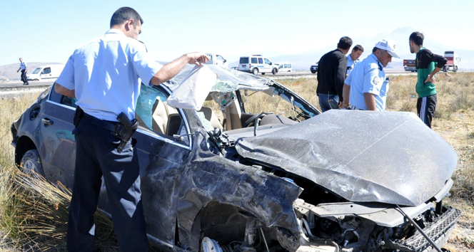 Otomobil takla attı: 1 ölü, 1 yaralı