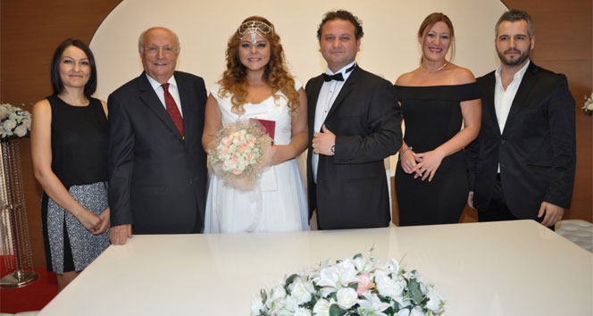 Ünlü sunucu Berna Ergin mutluluğa evet dedi