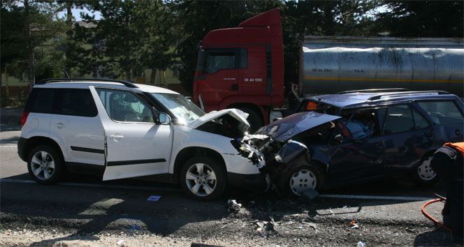 Yozgat’ta 2 otomobil çarpıştı: 1 ölü, 2 yaralı