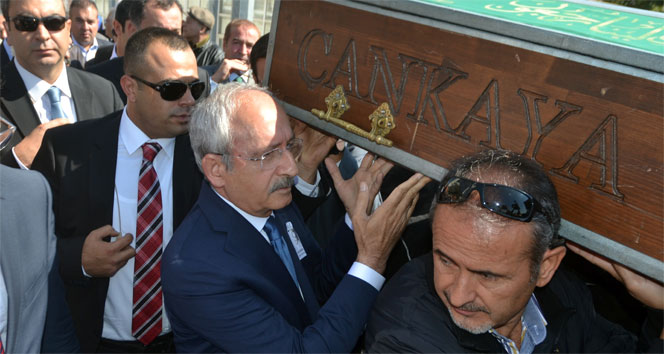Kılıçdaroğlu, cenaze namazında