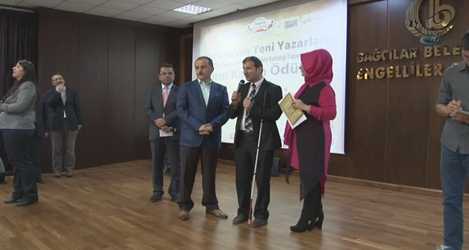 Engelli yazarlar ‘altın kalem’ ile ödüllendirildi