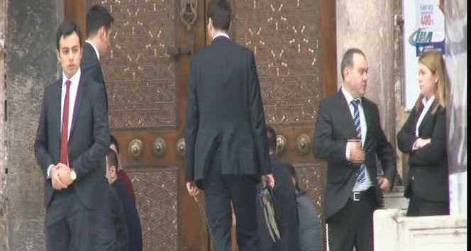 Erdoğan'ın ayakkabılarını böyle korudu