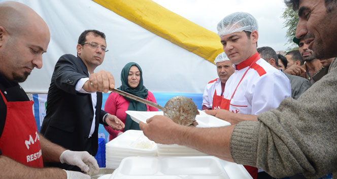 Beylikdüzü Belediyesi’nden dev kazanlarda kavurma ikramı
