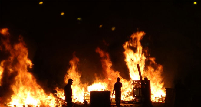 Kobani eylemelerinde sokakları ateşe veren 16 kişiye gözaltı