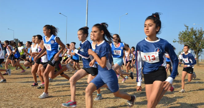 Kros yarışmaları nefes kesti