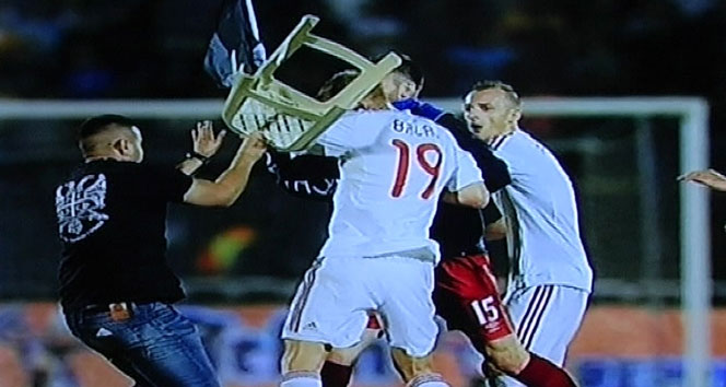 Olaylı Sırbistan - Arnavutluk maçı iptal edildi