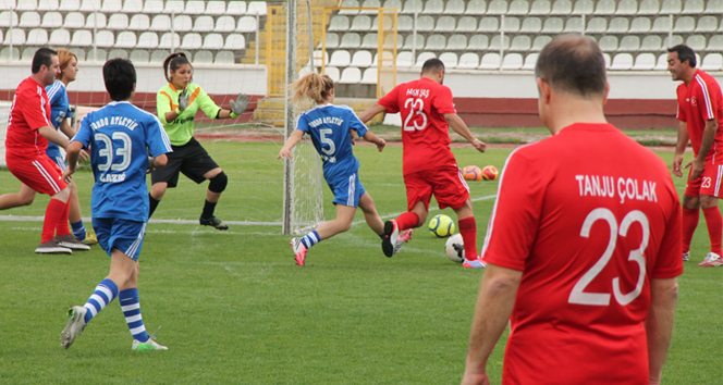 Futbolun ustaları Elazığ&#039;da