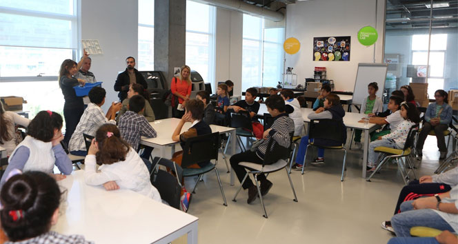 Küçük Mucitler Living Lab'de makineler tasarladı